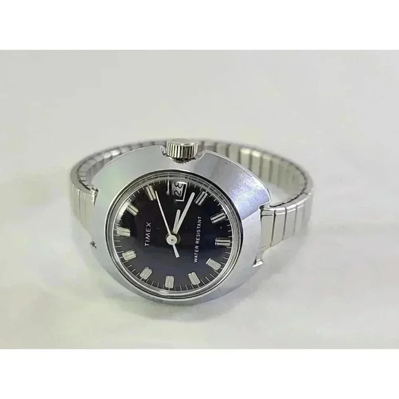 VINTAGE TIMEX ROUND MECHANICAL WIND UP WOMEN'S SILVER TONE WRIST WATCH - Picture 4 of 10